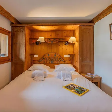 Le Cristal Gm20 Mountain View, Pool, Private Sauna & Parking - Happy Chamonix